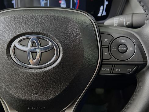 Used 2025 Toyota Corolla SE image 20