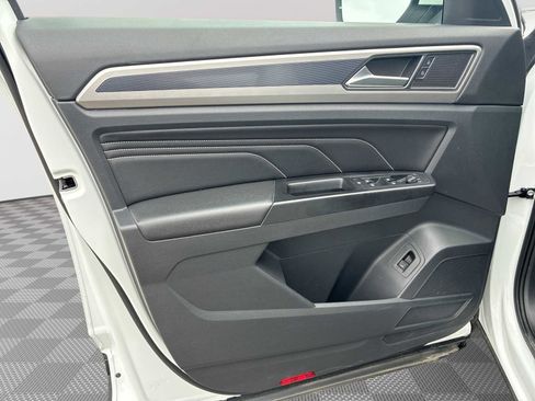 Used 2020 Volkswagen Atlas Cross Sport SEL image 22