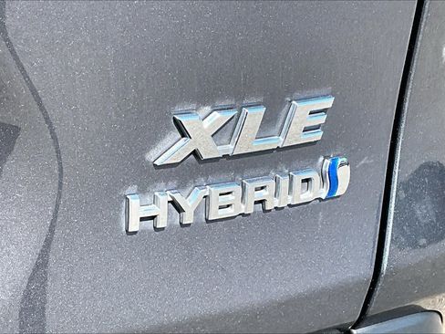 Certified 2022 Toyota RAV4 XLE w/ Convenience Package AWD/4WD image 9