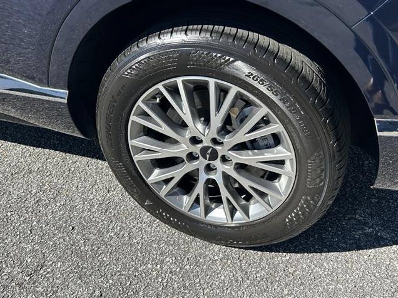 Used 2025 Genesis GV80 2.5T Standard AWD/4WD image 31