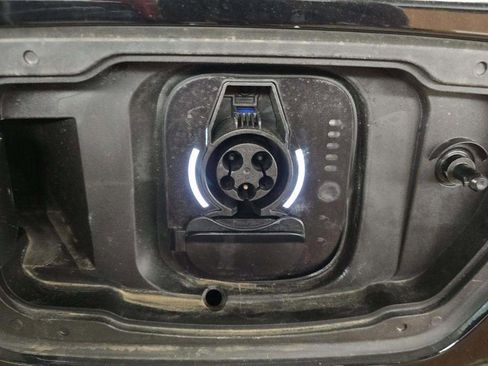 Used 2024 Jeep Wagoneer Launch Edition image 5