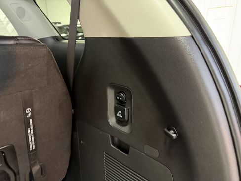 Used 2025 Kia Carnival SX image 41