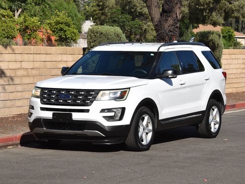 Used 2016 Ford Explorer XLT AWD/4WD image 33