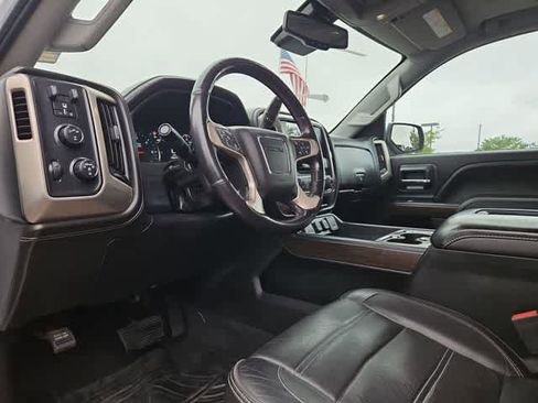 Used 2019 GMC Sierra 2500 Denali w/ Suspension Package, Off-Road AWD/4WD image 19