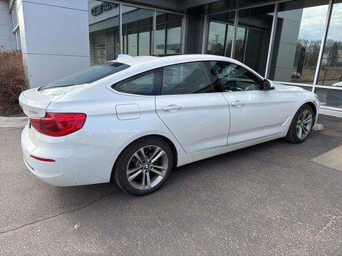 Used 2018 BMW 330i Gran Turismo xDrive image 3