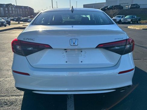 Used 2024 Honda Civic Sport image 4