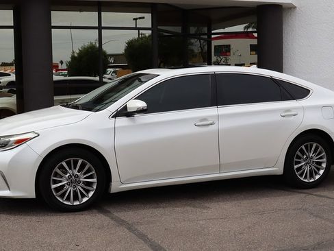 Used 2017 Toyota Avalon Limited w/ All Weather Liner Package FWD image 7