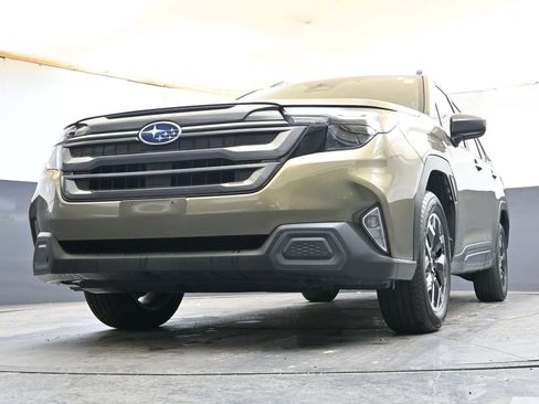 Certified 2025 Subaru Forester Premium AWD/4WD image 30