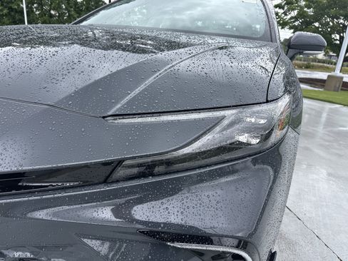 Used 2025 Toyota Camry XSE FWD image 6