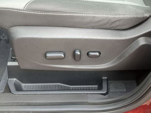 Used 2016 Ford Escape SE image 16