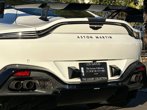 Used 2022 Aston Martin V8 Vantage Coupe image 8