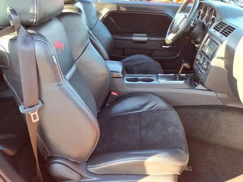 Used 2014 Dodge Challenger R/T RWD image 22