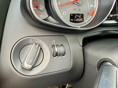 Used 2012 Audi R8 V8 image 22
