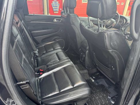 Used 2016 Jeep Grand Cherokee Overland w/ Advanced Technology Group image 19