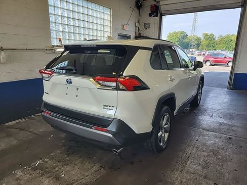 Used 2020 Toyota RAV4 Limited AWD/4WD image 4