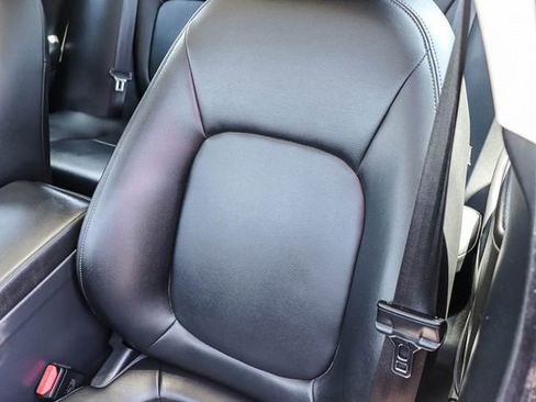 Used 2018 Jaguar XE RWD image 31