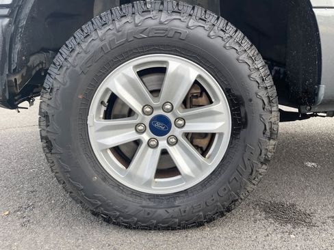 Used 2015 Ford F150 XLT image 11