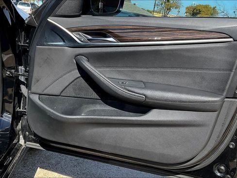 Used 2018 BMW 530e image 28