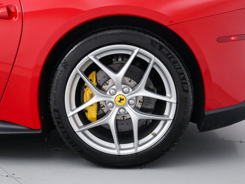 Used 2016 Ferrari F12 Berlinetta RWD image 38
