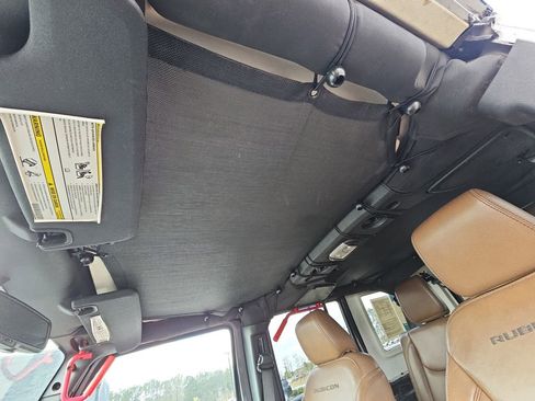 Used 2016 Jeep Wrangler Unlimited Rubicon w/ Connectivity Group image 32