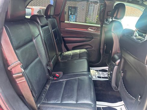 Used 2017 Jeep Grand Cherokee Limited image 16