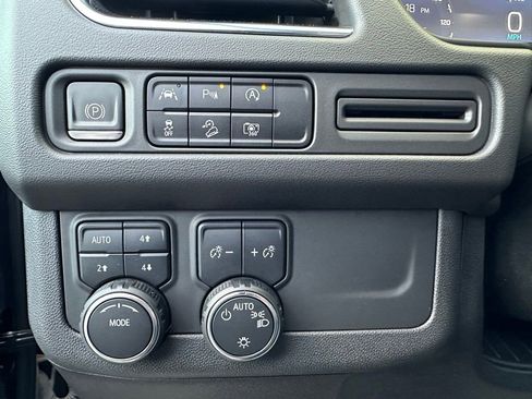 Used 2023 Chevrolet Tahoe Z71 w/ Luxury Package image 6