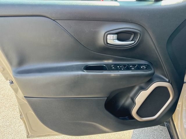 Used 2015 Jeep Renegade Limited AWD/4WD image 22
