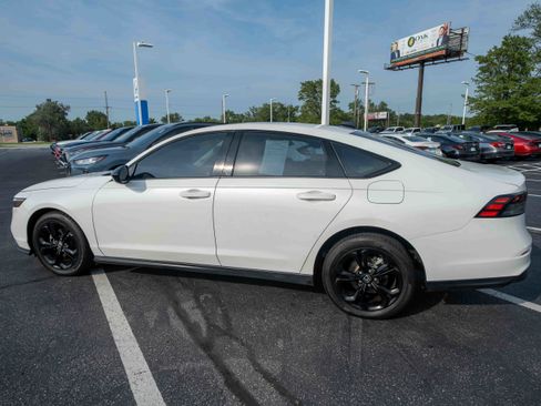 Used 2025 Honda Accord SE image 4