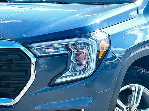 Used 2024 GMC Terrain SLE FWD image 4