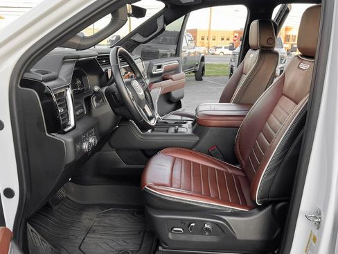 Used 2024 GMC Sierra 2500 Denali Ultimate image 3