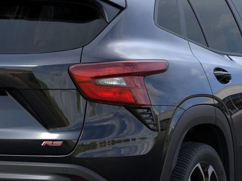 New 2026 Chevrolet Trax RS w/ Sunroof Package FWD image 11