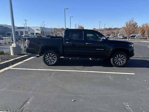 Certified 2023 Toyota Tacoma Limited image 11