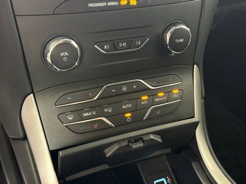 Used 2019 Ford Edge SEL w/ Equipment Group 201A AWD/4WD image 24