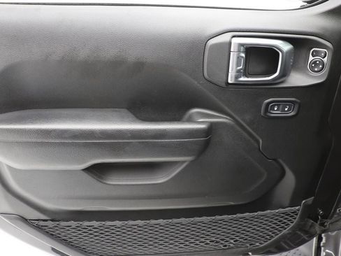 Used 2023 Jeep Wrangler Unlimited w/ Cold Weather Group image 16