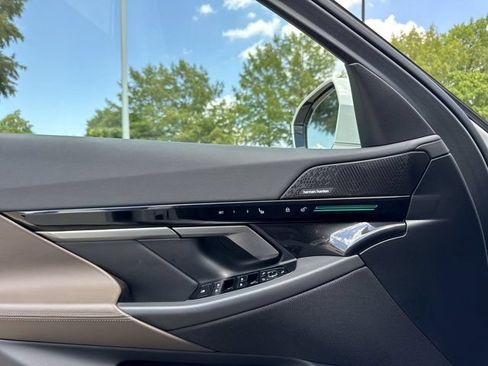 Used 2026 BMW 530i xDrive AWD/4WD image 21