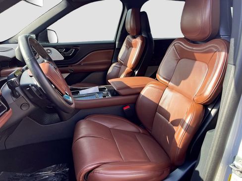 Used 2025 Lincoln Aviator Reserve w/ Equipment Group 201A AWD/4WD image 22