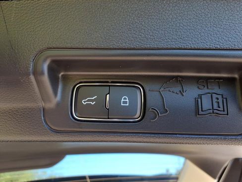 New 2025 Ford Explorer Active w/ Active Comfort Package image 15