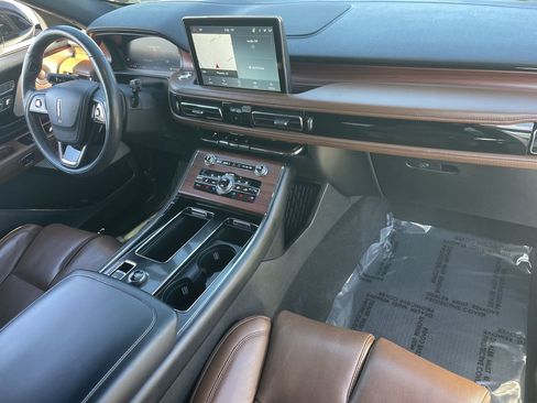 Used 2022 Lincoln Aviator Reserve w/ Equipment Group 201A image 12