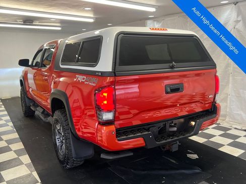 Used 2018 Toyota Tacoma TRD Off-Road image 11