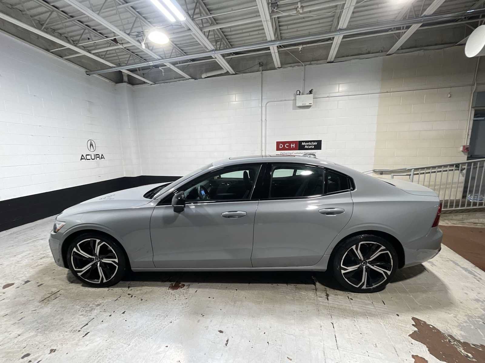 Used 2024 Volvo S60 B5 Plus FWD image 3