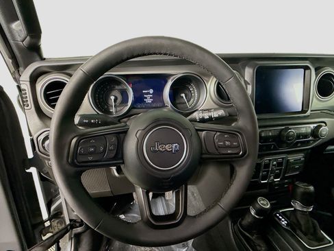 Used 2023 Jeep Wrangler Unlimited w/ Cold Weather Group image 13