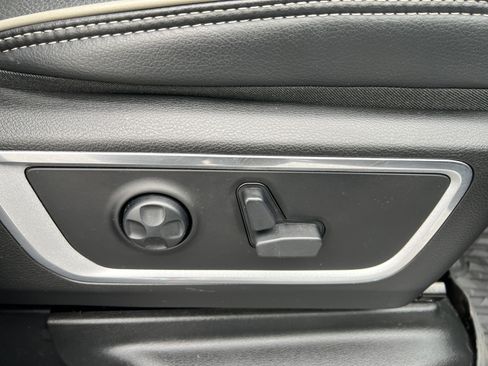 Used 2019 RAM 1500 Laramie image 16