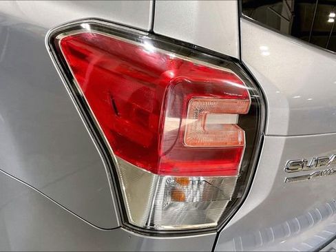 Used 2017 Subaru Forester 2.5i Touring AWD/4WD image 30