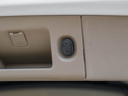 Used 2018 GMC Yukon SLT w/ Open Road Package image 51