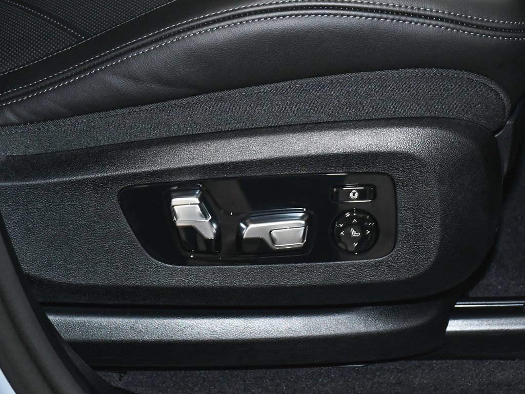 Used 2026 BMW XM Label Red AWD/4WD image 69