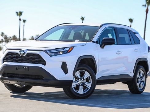 Certified 2025 Toyota RAV4 LE image 1