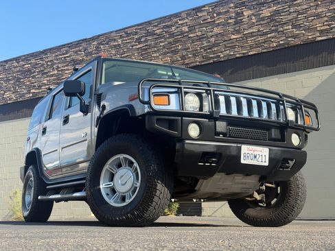 Used 2003 HUMMER H2 w/ Preferred Equipment Group AWD/4WD image 2