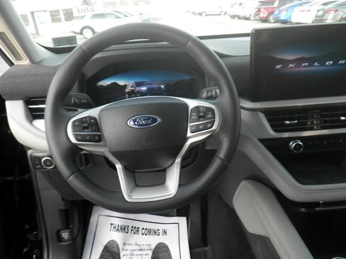 Certified 2025 Ford Explorer Active w/ Active Comfort Package image 17