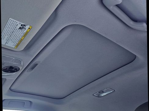 Used 2015 Toyota Prius Four w/ Deluxe Solar Roof Package image 32