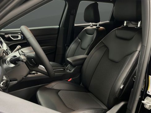 New 2026 Jeep Compass Latitude AWD/4WD image 9